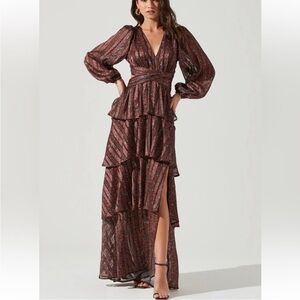 Astr the Label Anora Floral Tiered Maxi Dress in Copper Black Ditsy